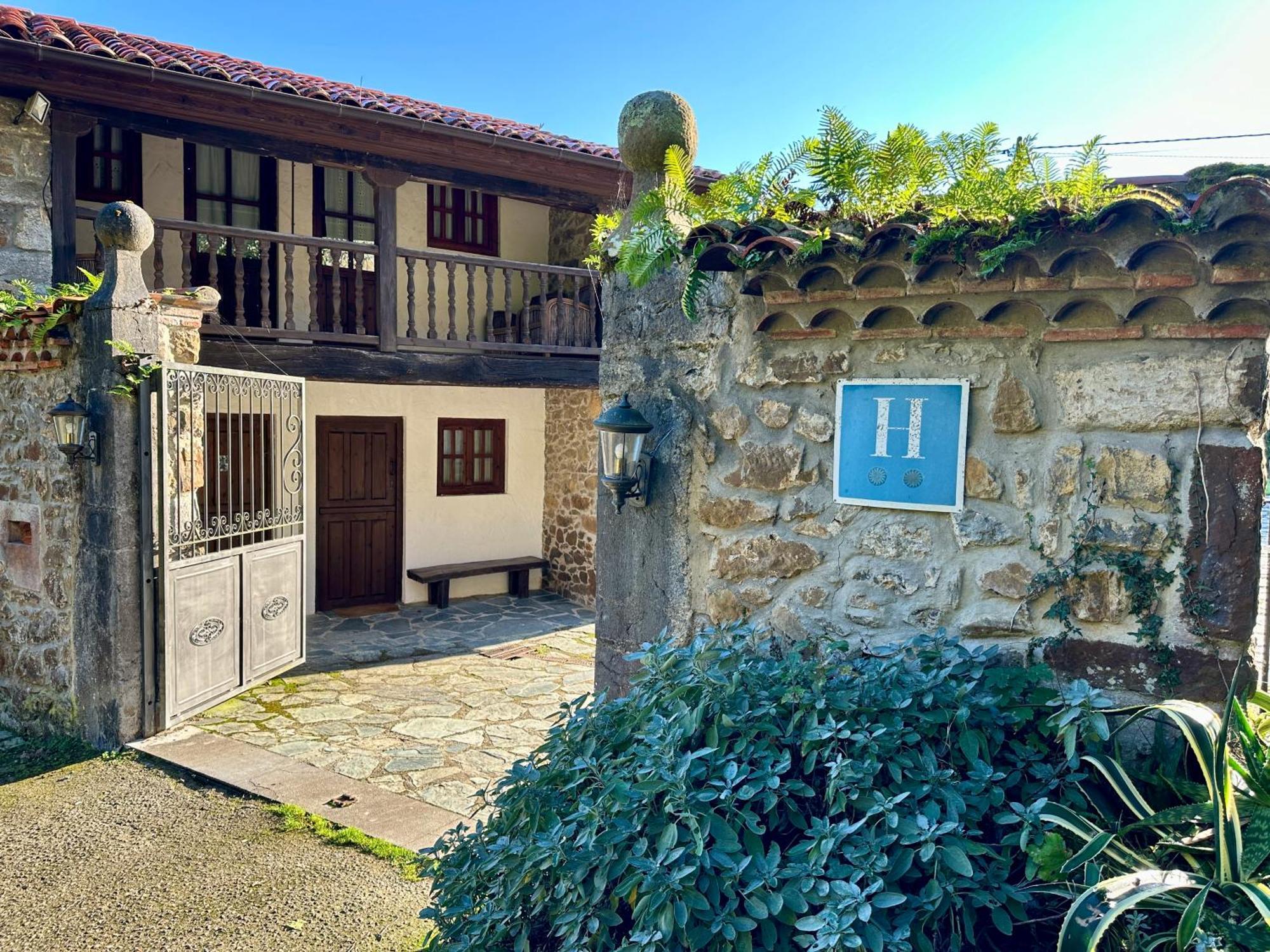 Hotel Palacio De Libardon Bagian luar foto